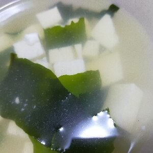 ごま香る⭐豆腐とワカメの中華スープ